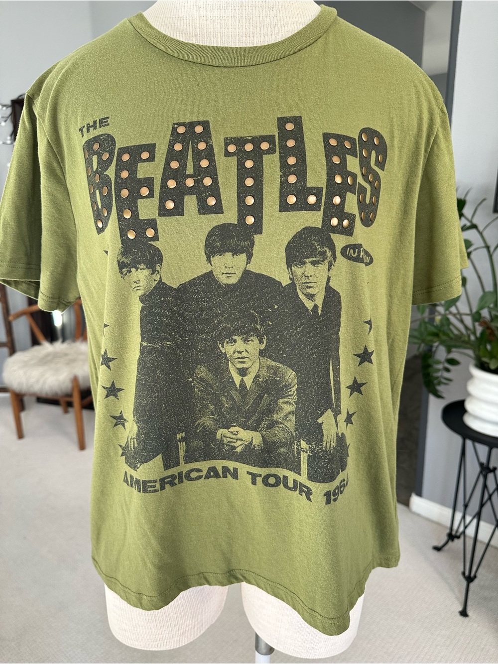 Love Tribe Olive Green Beatles Graphic Short Sleeve Tee, size large